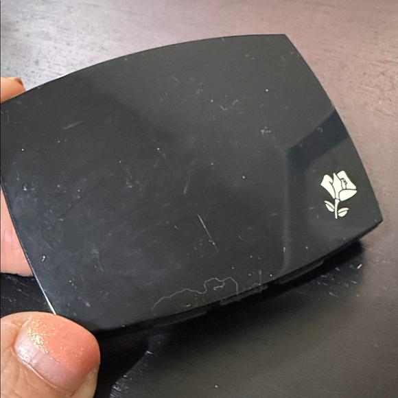 Lancome Eyeshadow Quad - Rose, Cream, Charcoal, Violet (M1) - Picture 3 of 4